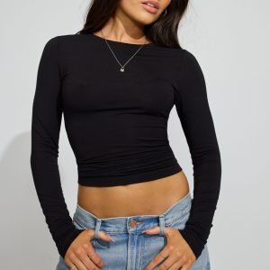 Smooth Long Sleeve Crewneck Top